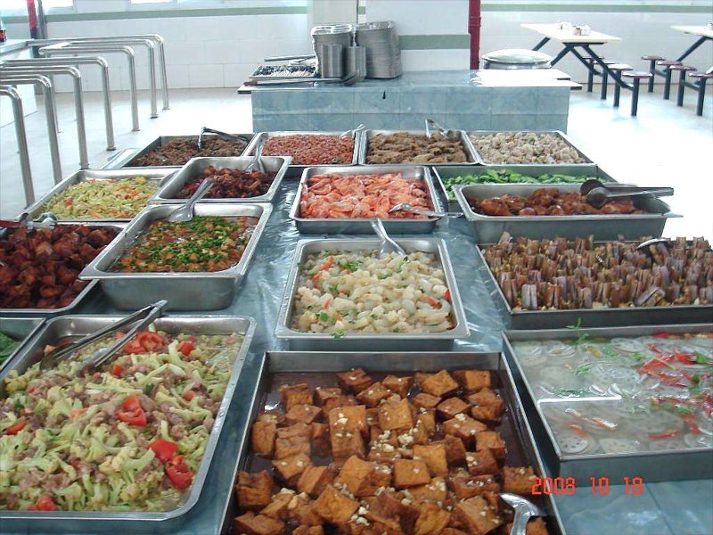 现代办公潮流:团餐配送让企业享受高效便捷的美食享受